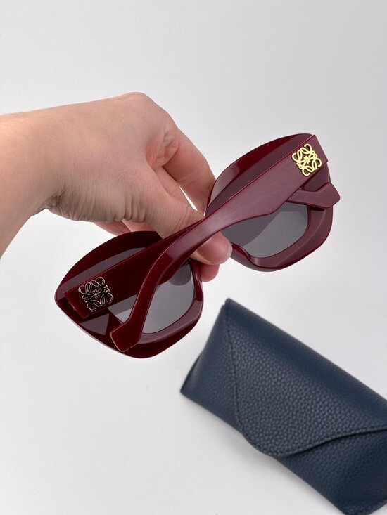 Loewe LW40127I ANAGRAM 66A Cat Eye Sunglasses – Shiny Red / Grey Mirror main image 9